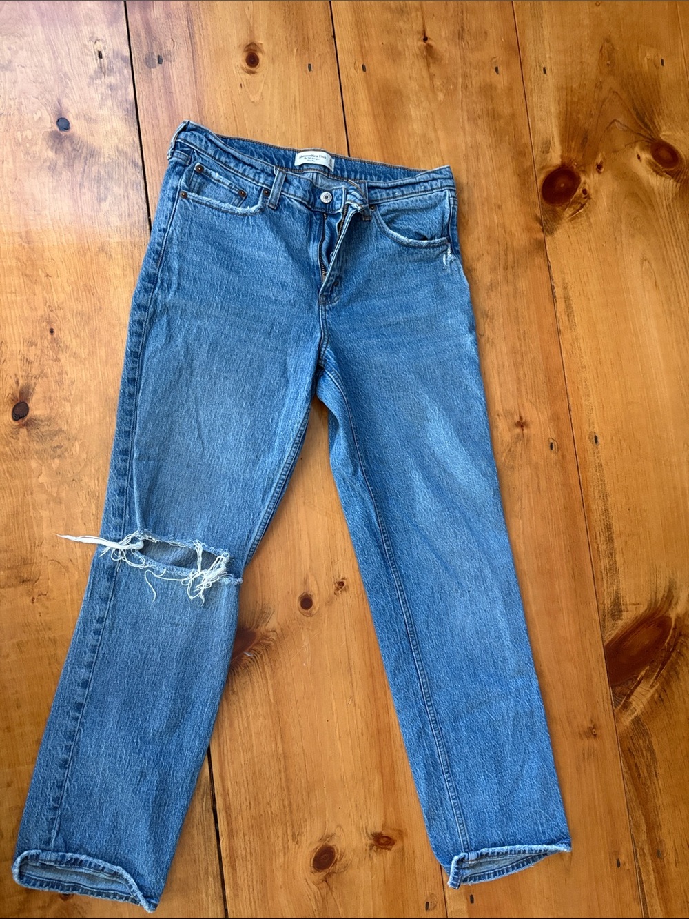 Abercrombie & Fitch Light Blue Straight-Leg Jeans with Knee Rip